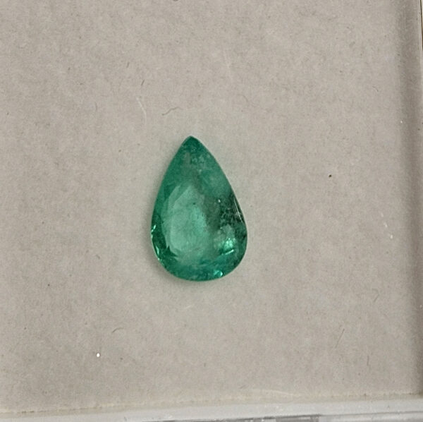 Lote Esmeraldas 10 - 1 esmeralda talla lagrima 1.8ct