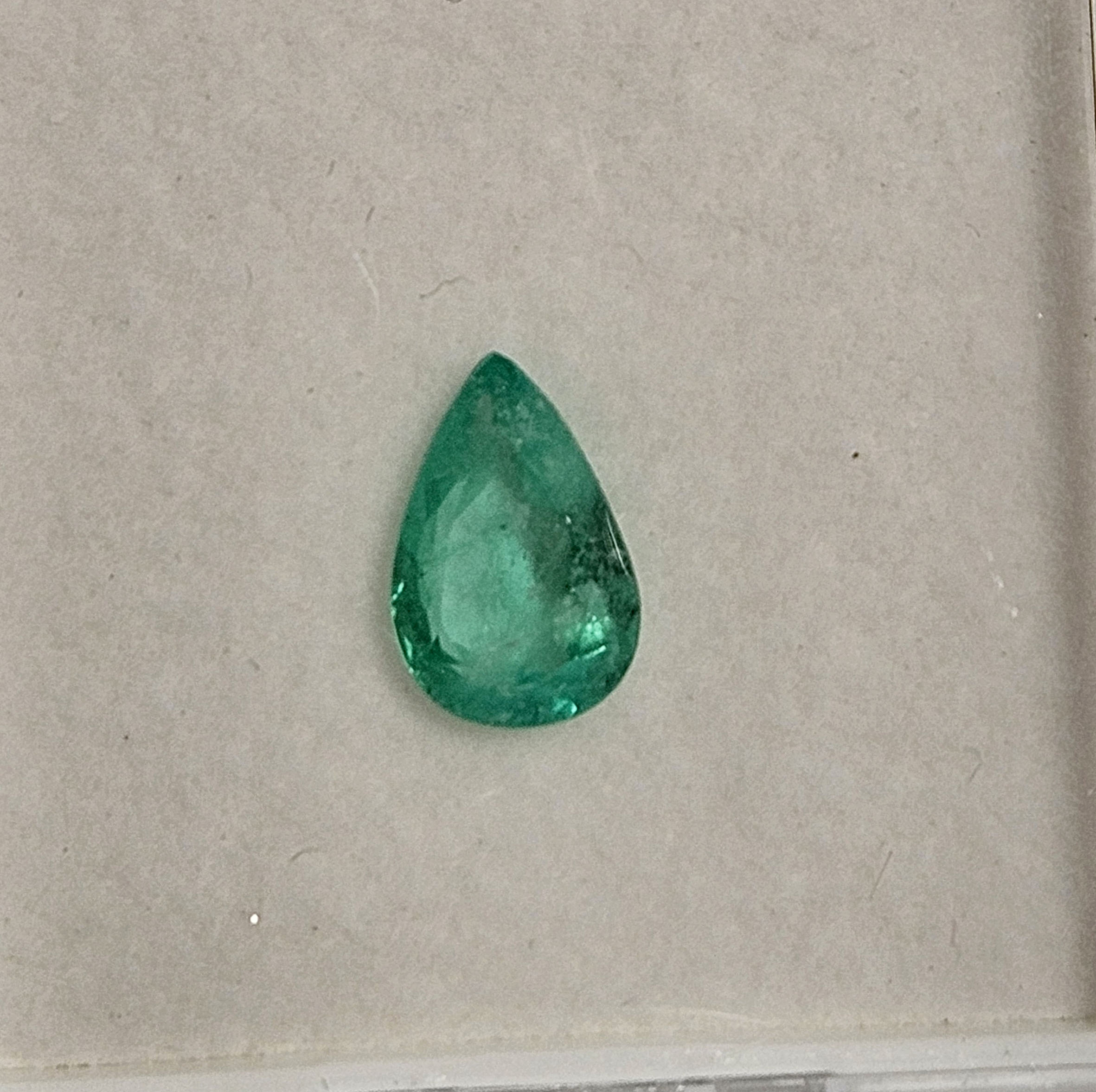 Lote Esmeraldas 10 – 1 esmeralda talla lagrima 1.8ct