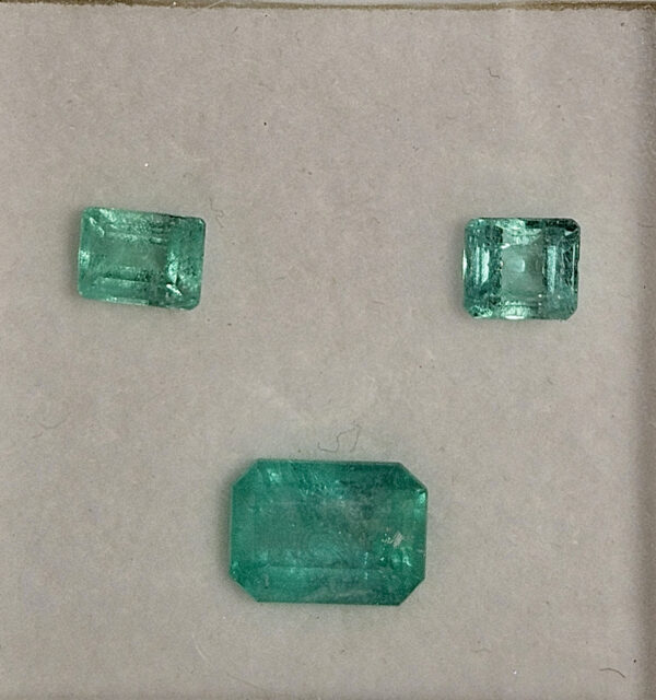 Lote Esmeraldas 11 - 3 esmeraldas tallas cuadrada, rectangular y esmeralda 4.2ct