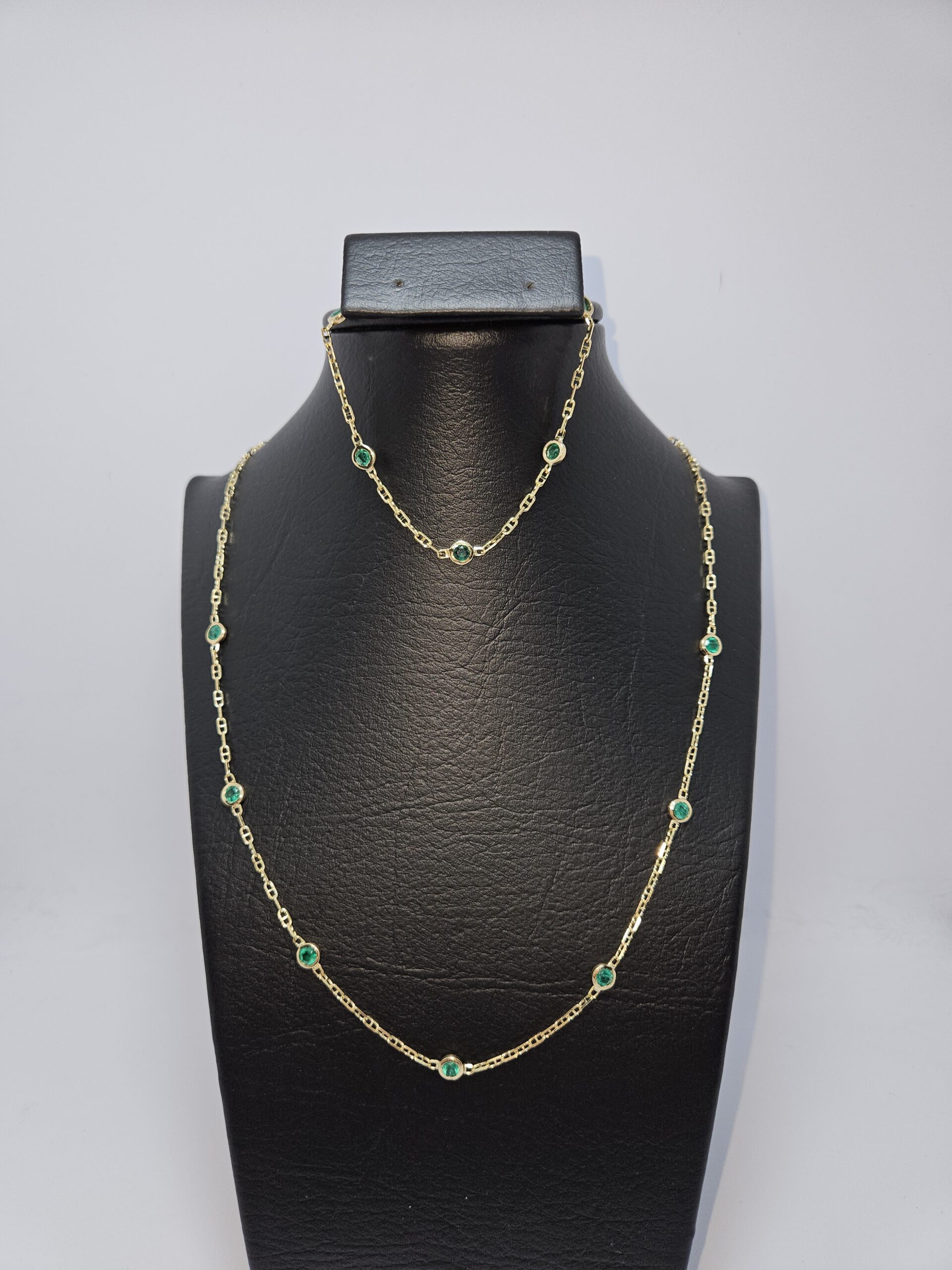 Collar de Oro de 18k con Esmeraldas