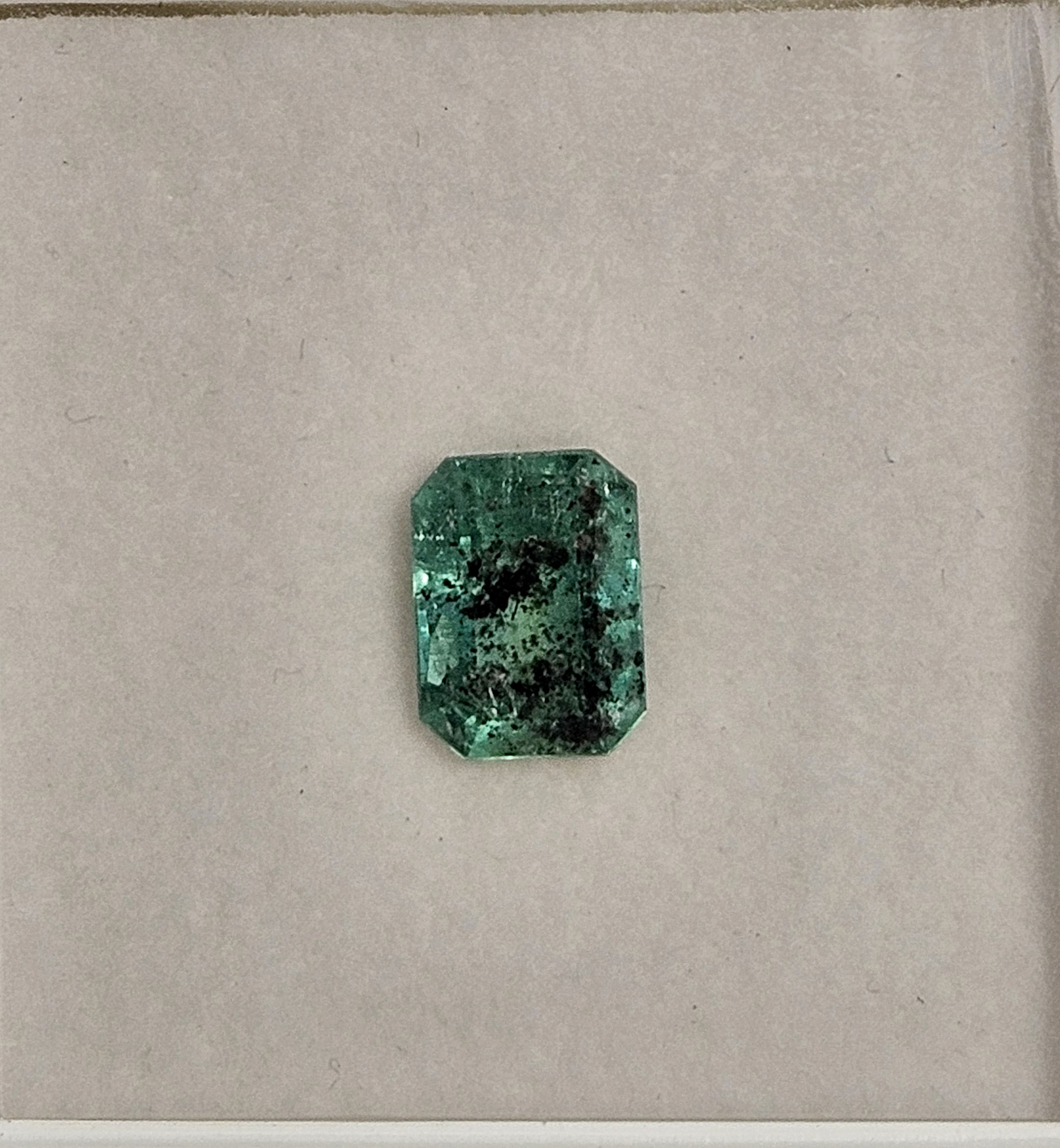 Lote Esmeraldas 7 – 1 esmeralda talla esmeraldas 2.6ct